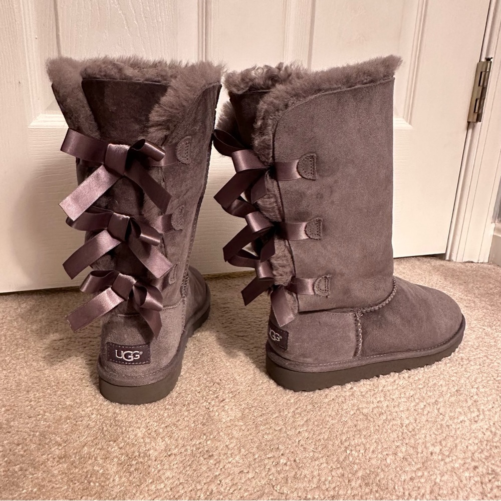 UGG Bailey Bow Tall - Grey